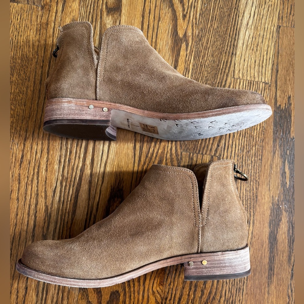 Beek Falcon suede ankle booties - Picture 6 of 9